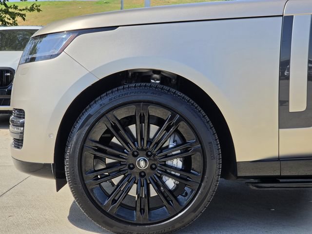 Used 2025 Land Rover Range Rover SE AWD/4WD image 7