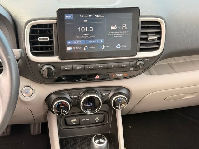 Used 2025 Hyundai Venue SEL FWD image 14