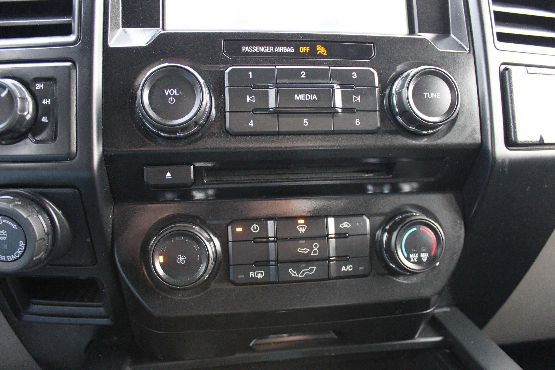 Used 2017 Ford F150 XL w/ Equipment Group 101A Mid image 33