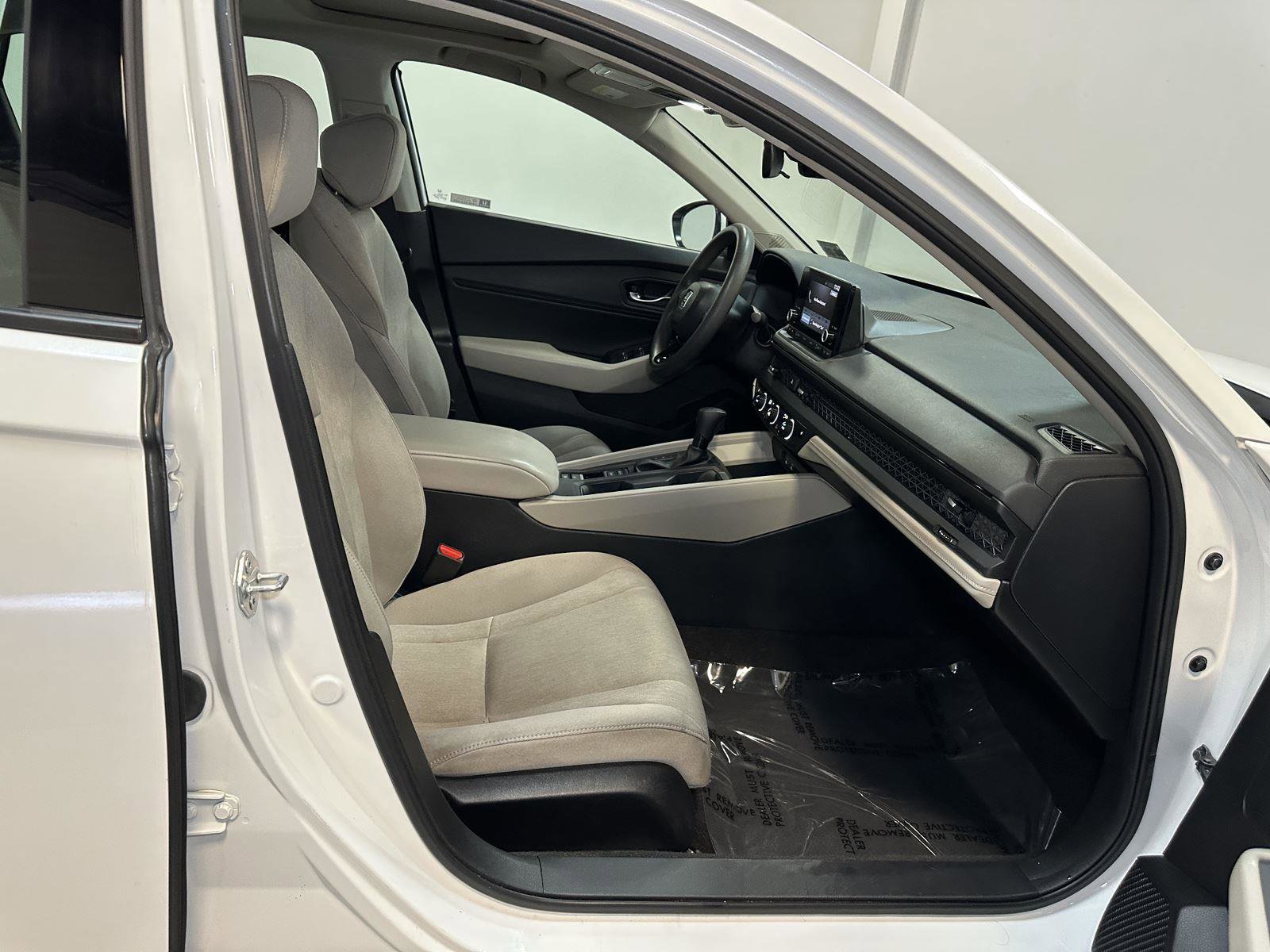 Certified 2023 Honda Accord EX image 39