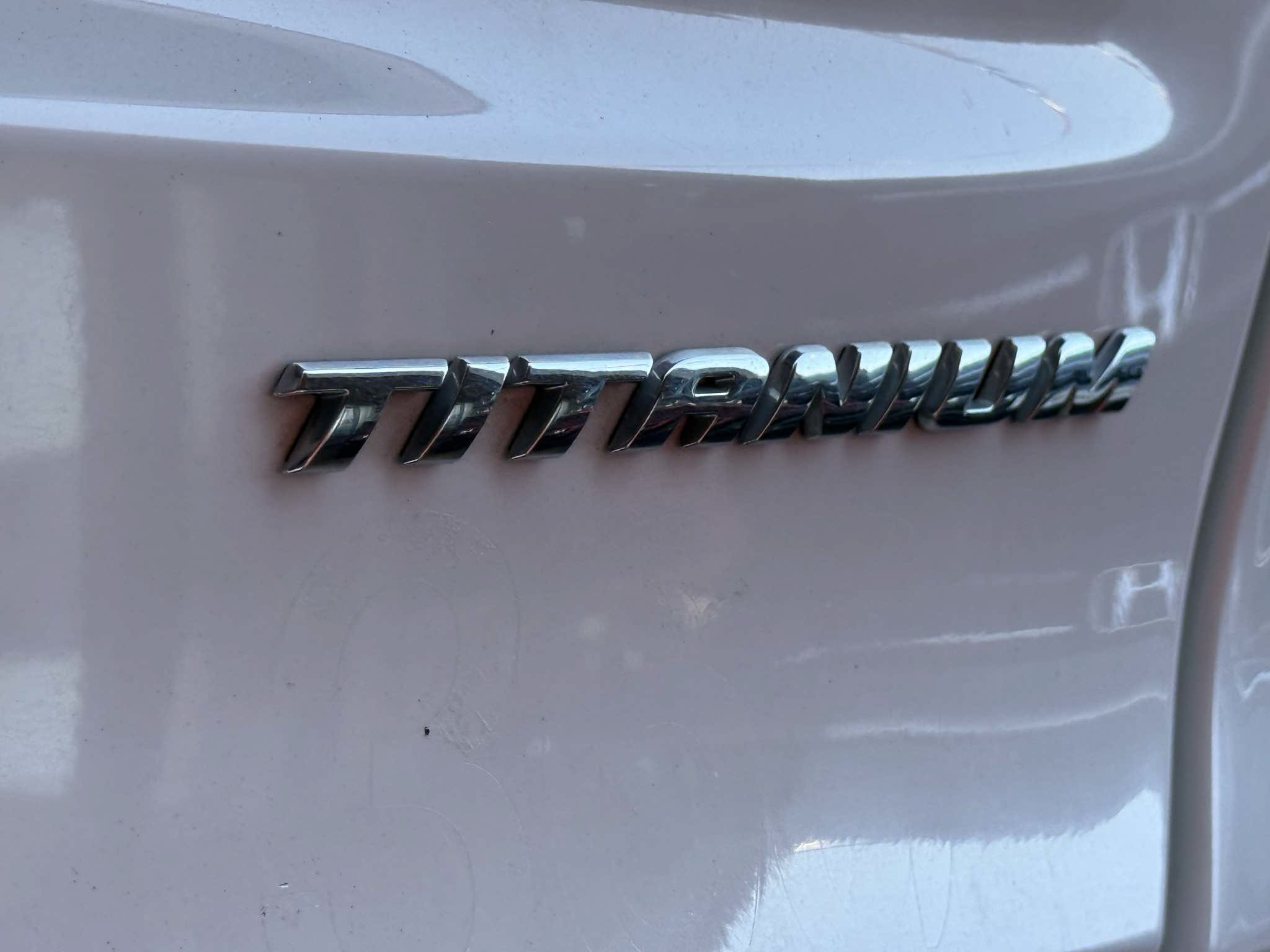 Used 2019 Ford Fusion Energi Titanium FWD image 7