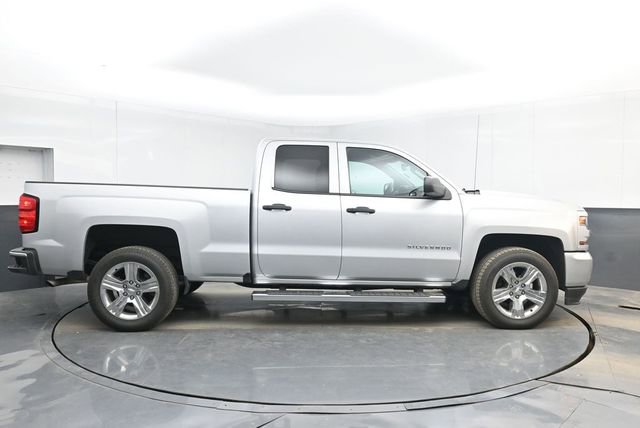 Used 2019 Chevrolet Silverado 1500 Custom w/ Custom Convenience Package RWD image 15