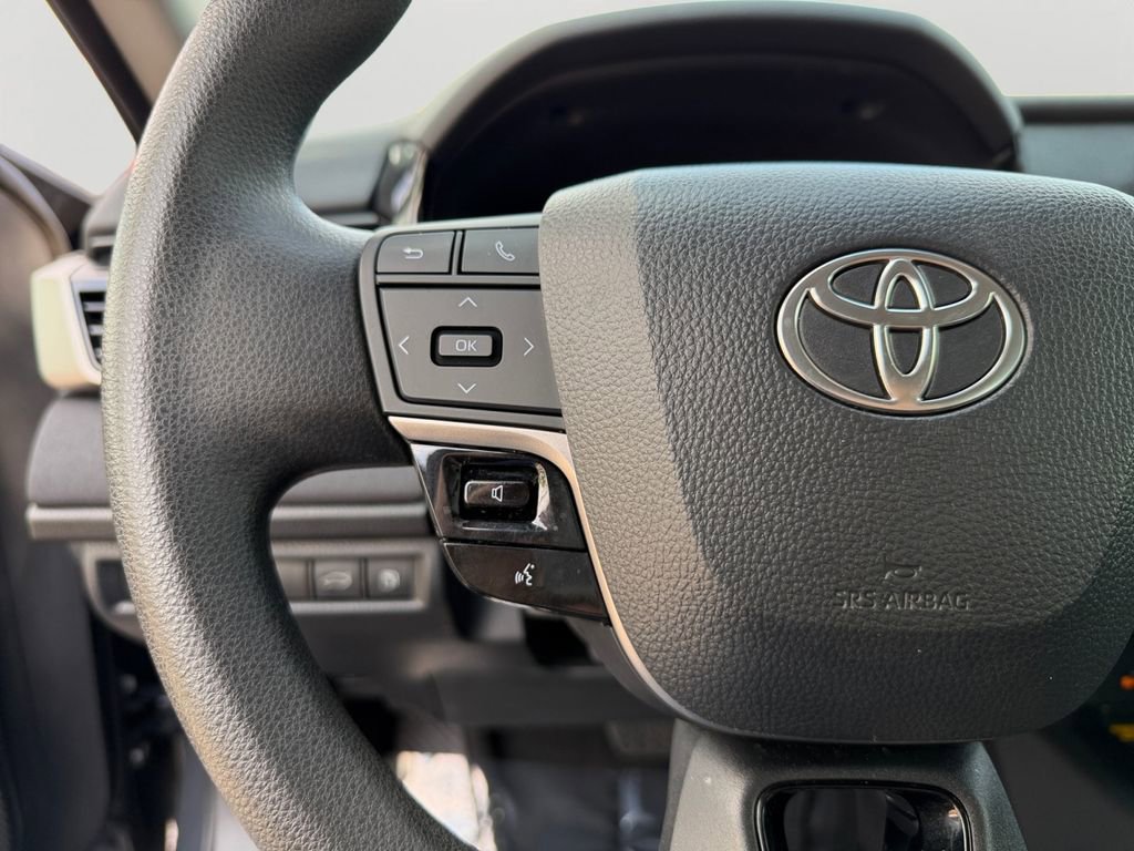 Used 2025 Toyota Camry LE FWD image 21