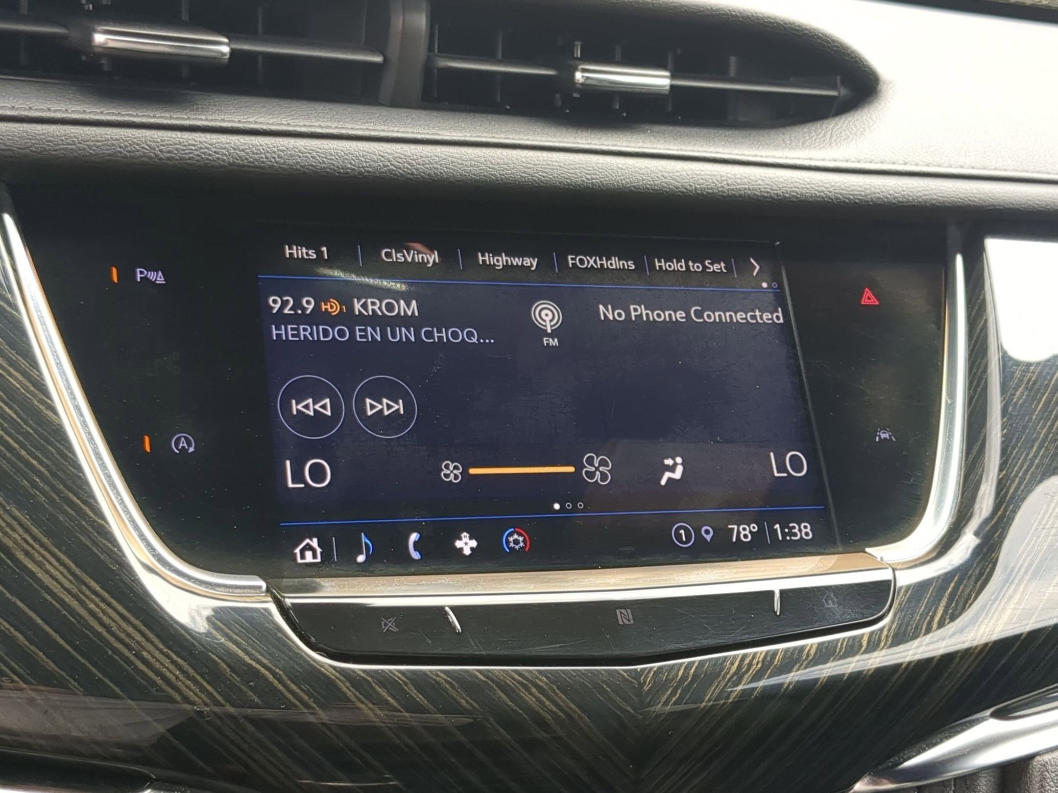 Used 2021 Cadillac XT6 Premium Luxury image 15