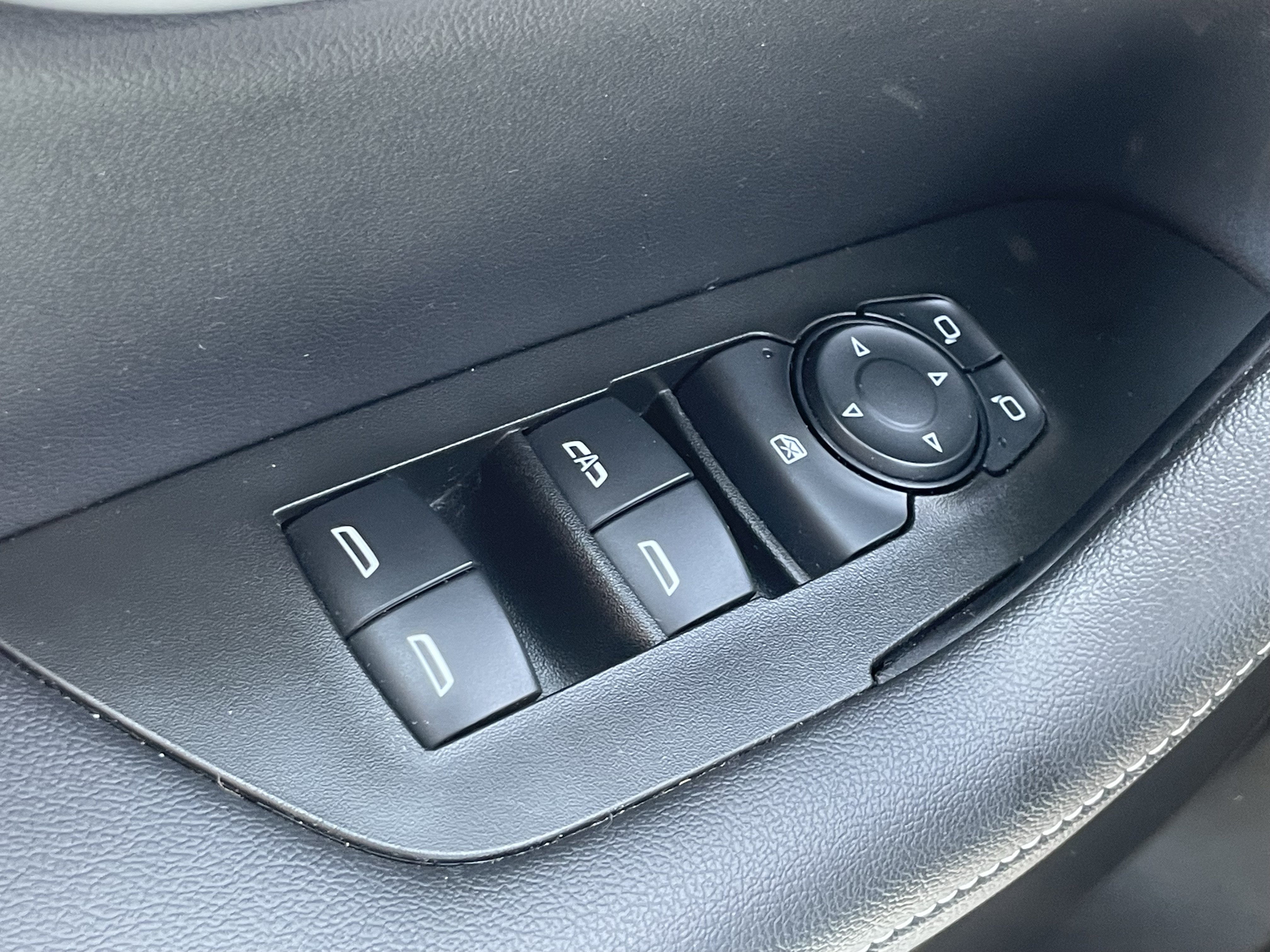 Used 2023 Chevrolet Blazer LT w/ Convenience Package AWD/4WD image 16