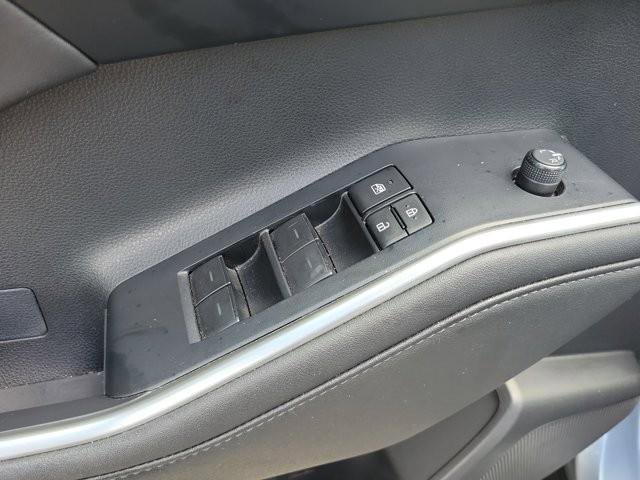 Used 2023 Toyota Highlander XLE FWD image 25