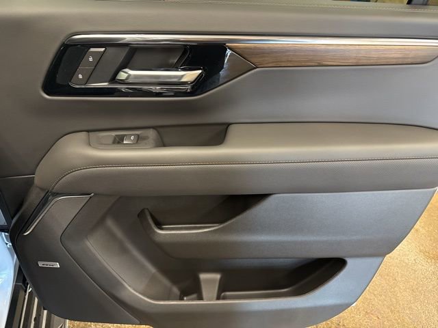 New 2026 Chevrolet Suburban High Country AWD/4WD image 25