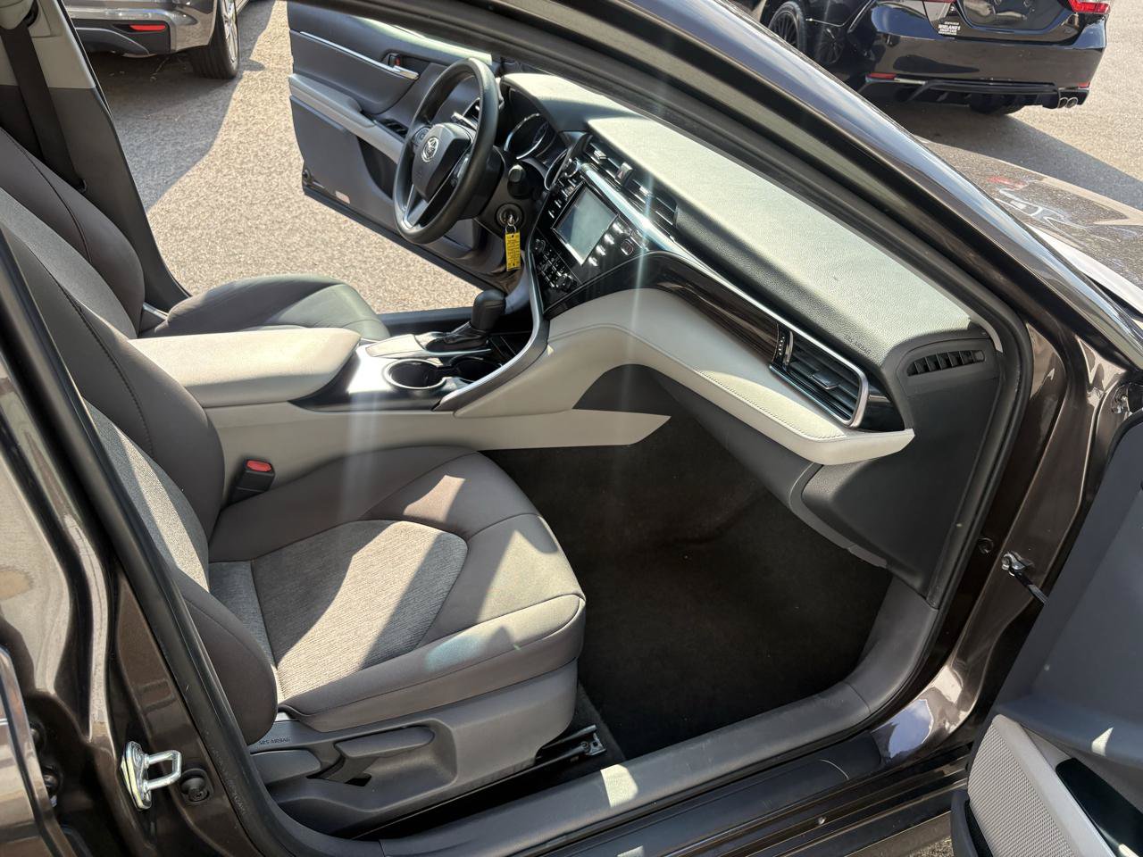 Used 2019 Toyota Camry LE FWD image 12