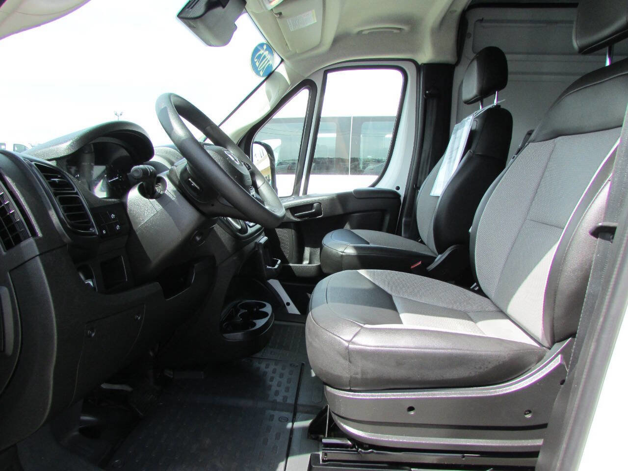 Used 2025 RAM ProMaster 3500 w/ Convenience Group FWD image 13