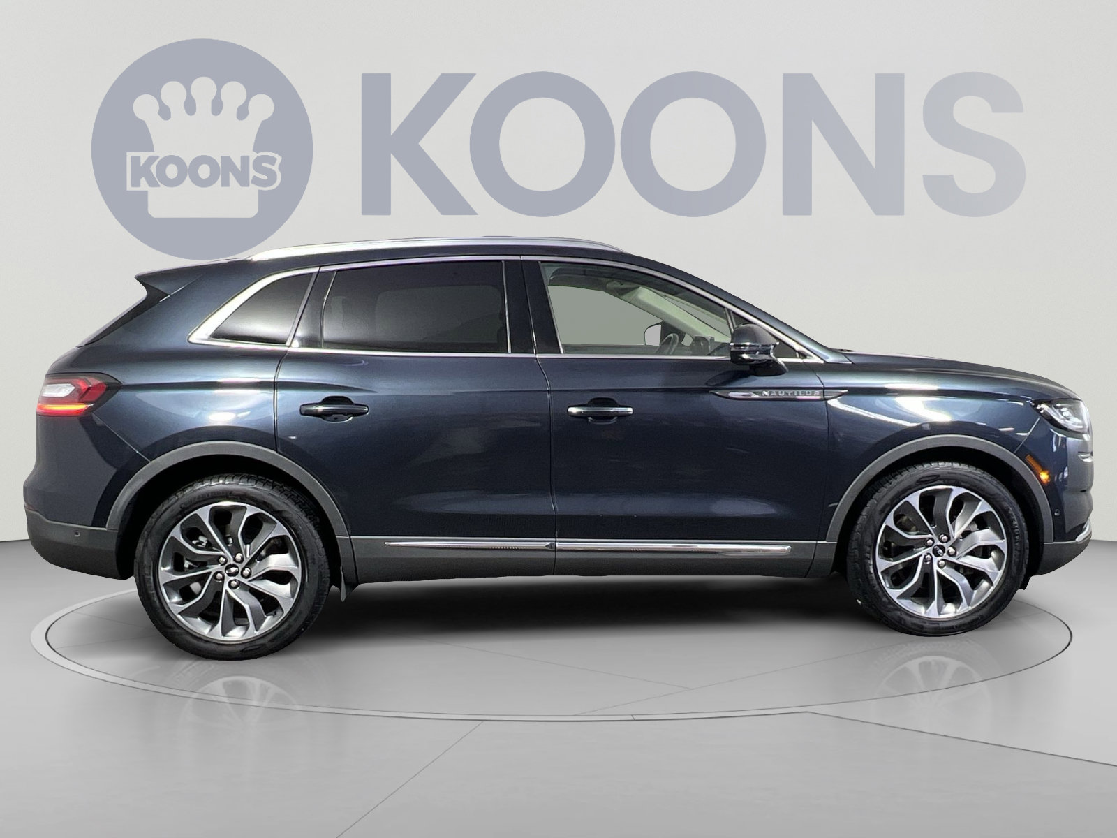 Used 2022 Lincoln Nautilus Reserve AWD/4WD image 8
