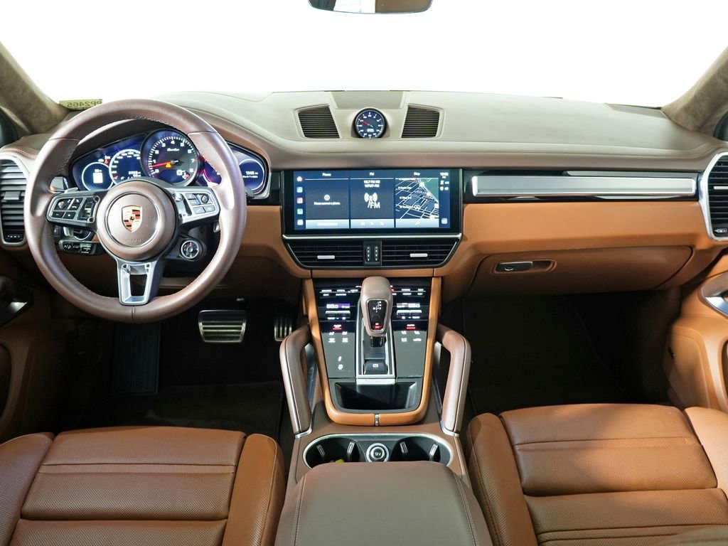 Certified 2023 Porsche Cayenne Turbo AWD/4WD image 23