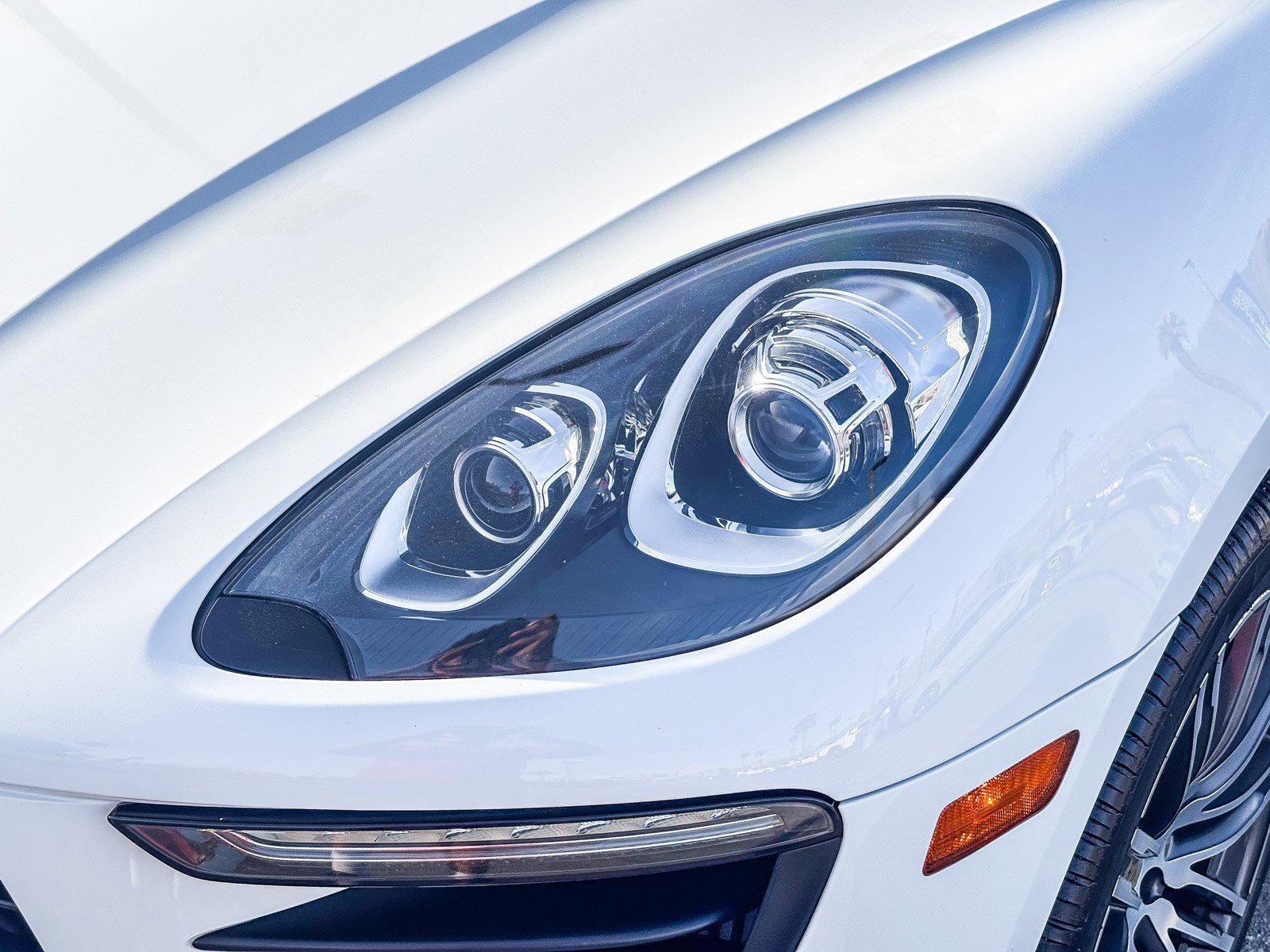 Used 2015 Porsche Macan S image 8