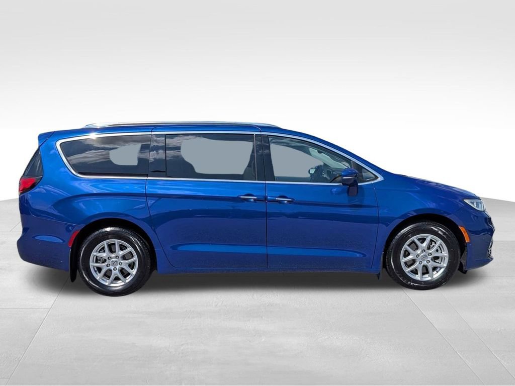 Used 2021 Chrysler Pacifica Touring-L w/ Premium & Safety Sphere Group FWD image 3