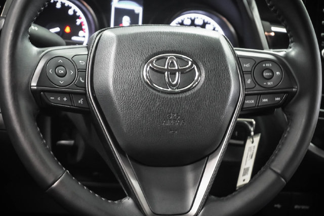 Used 2021 Toyota Camry SE FWD image 13