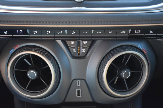 Used 2024 Chevrolet Blazer Premier image 27