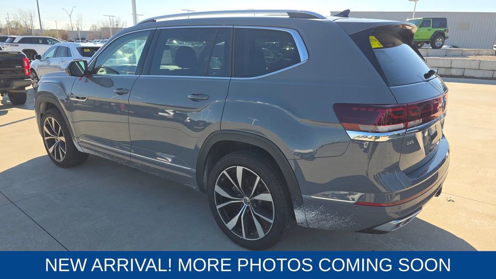 Used 2025 Volkswagen Atlas SEL Premium R-Line image 3