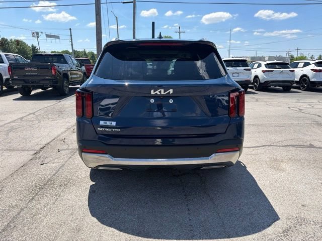 Used 2024 Kia Sorento S w/ Panoramic Sunroof Package FWD image 8
