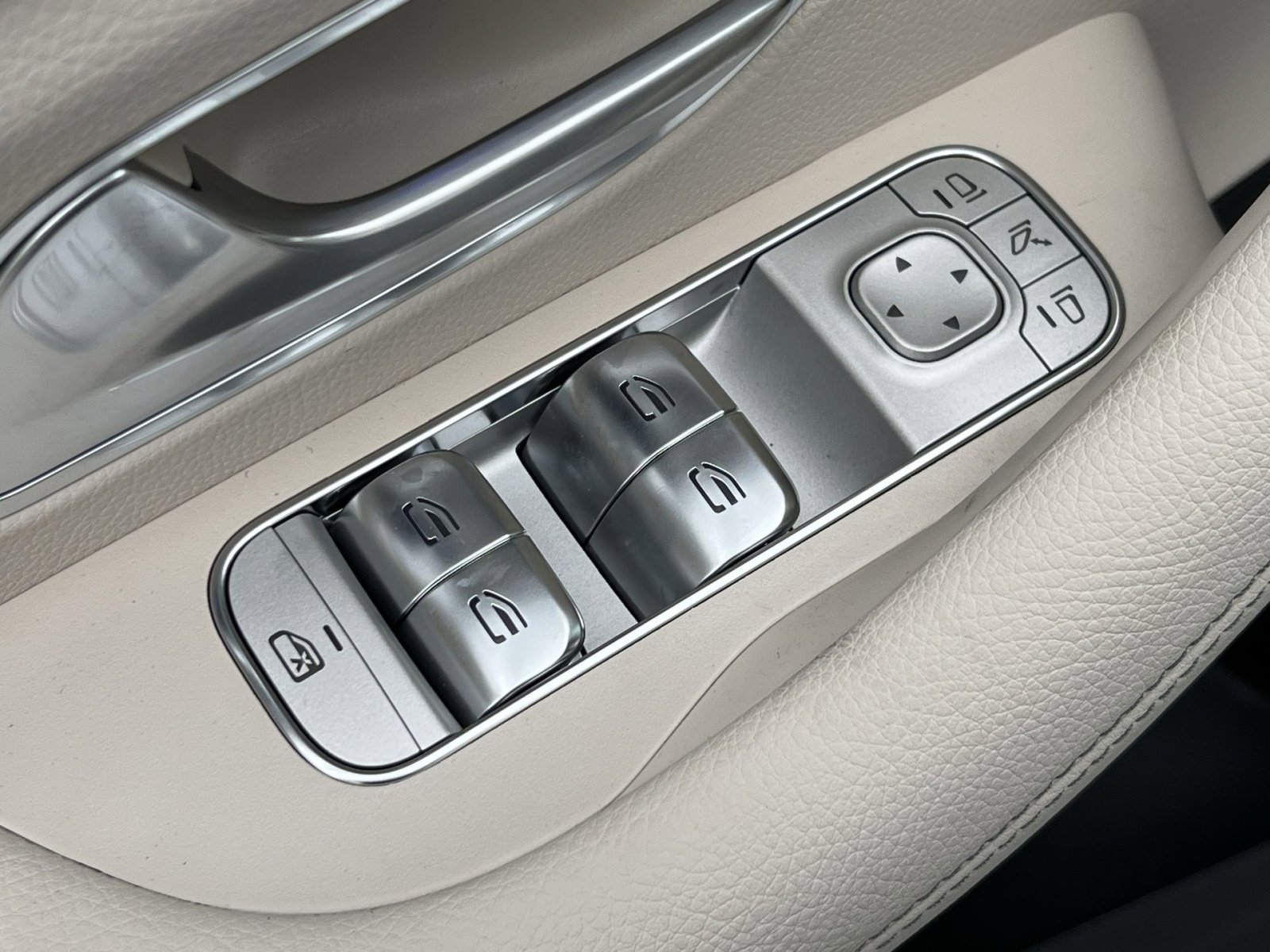 New 2026 Mercedes-Benz GLE 350 4MATIC image 13