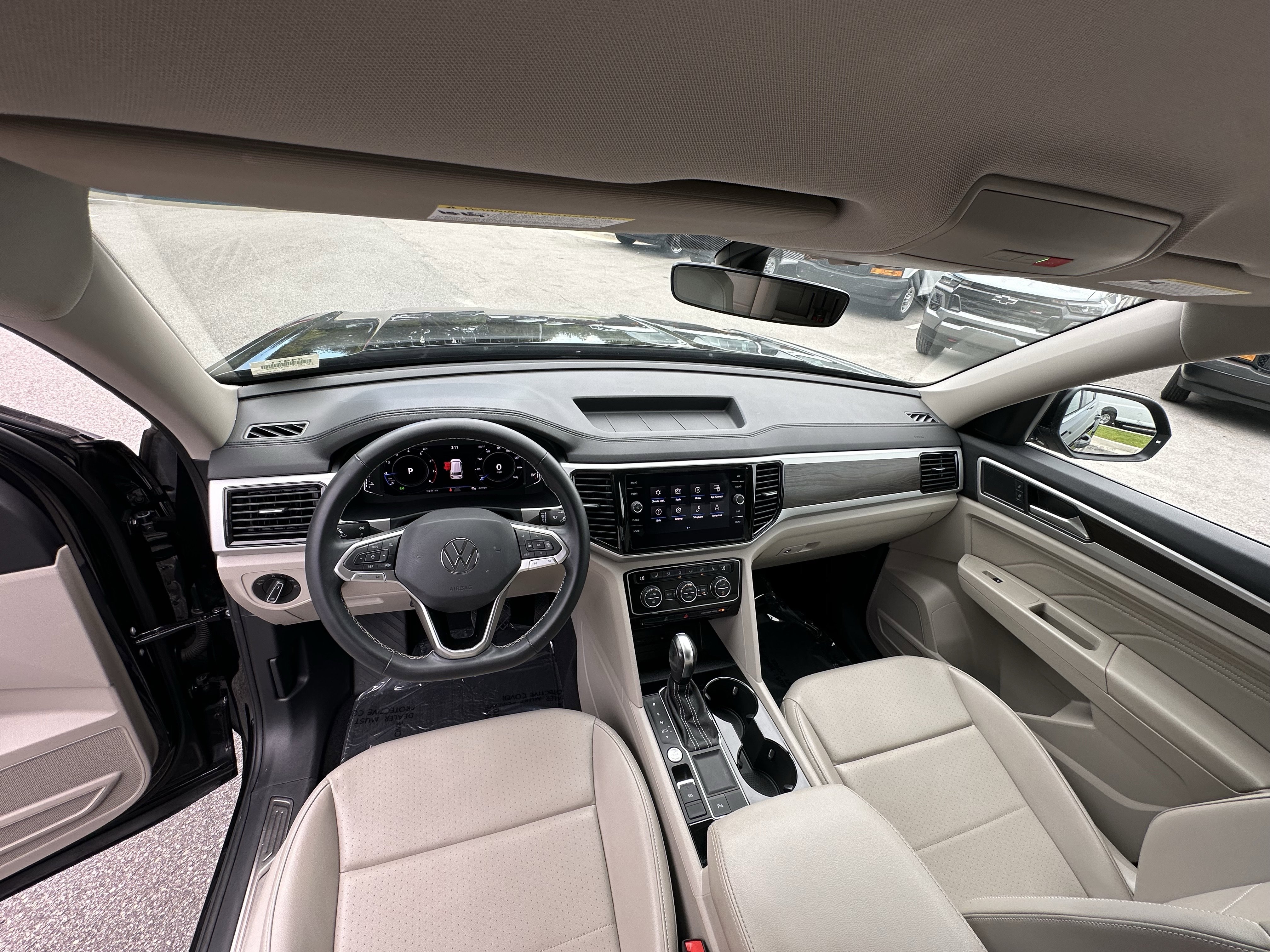 Used 2022 Volkswagen Atlas SE w/ Black Wheel Package image 34