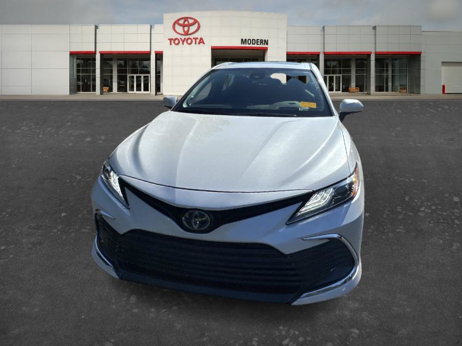 Used 2023 Toyota Camry XLE w/ Navigation Package FWD image 4