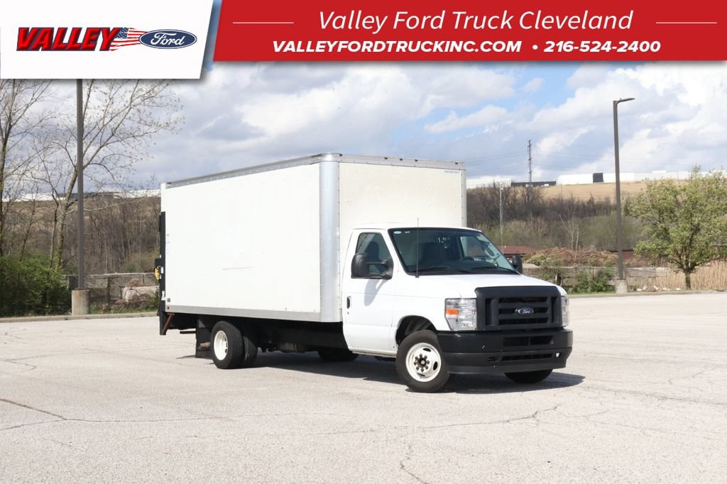 Used 2024 Ford E-350 and Econoline 350 Super Duty RWD image 1