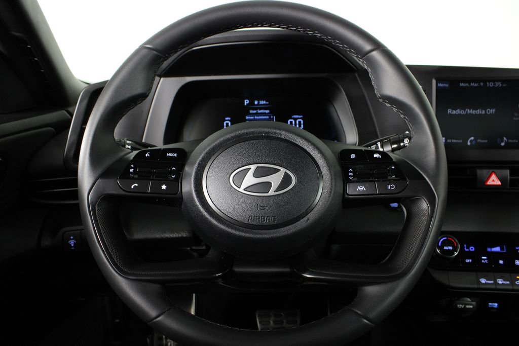 Used 2026 Hyundai Elantra Sport image 9