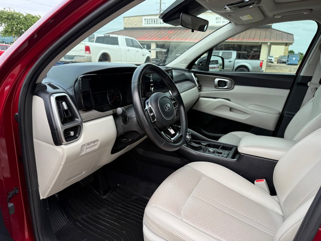 Used 2021 Kia Sorento EX w/ Panoramic Sunroof Package FWD image 16