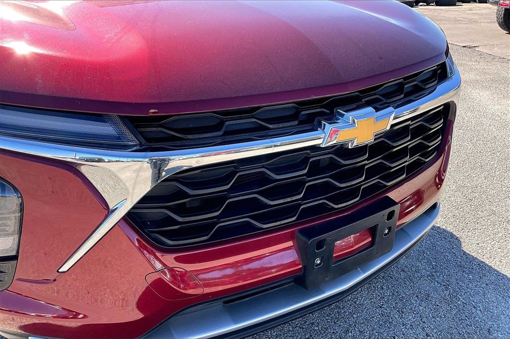 Certified 2024 Chevrolet Trax LT w/ Driver Confidence Package image 30