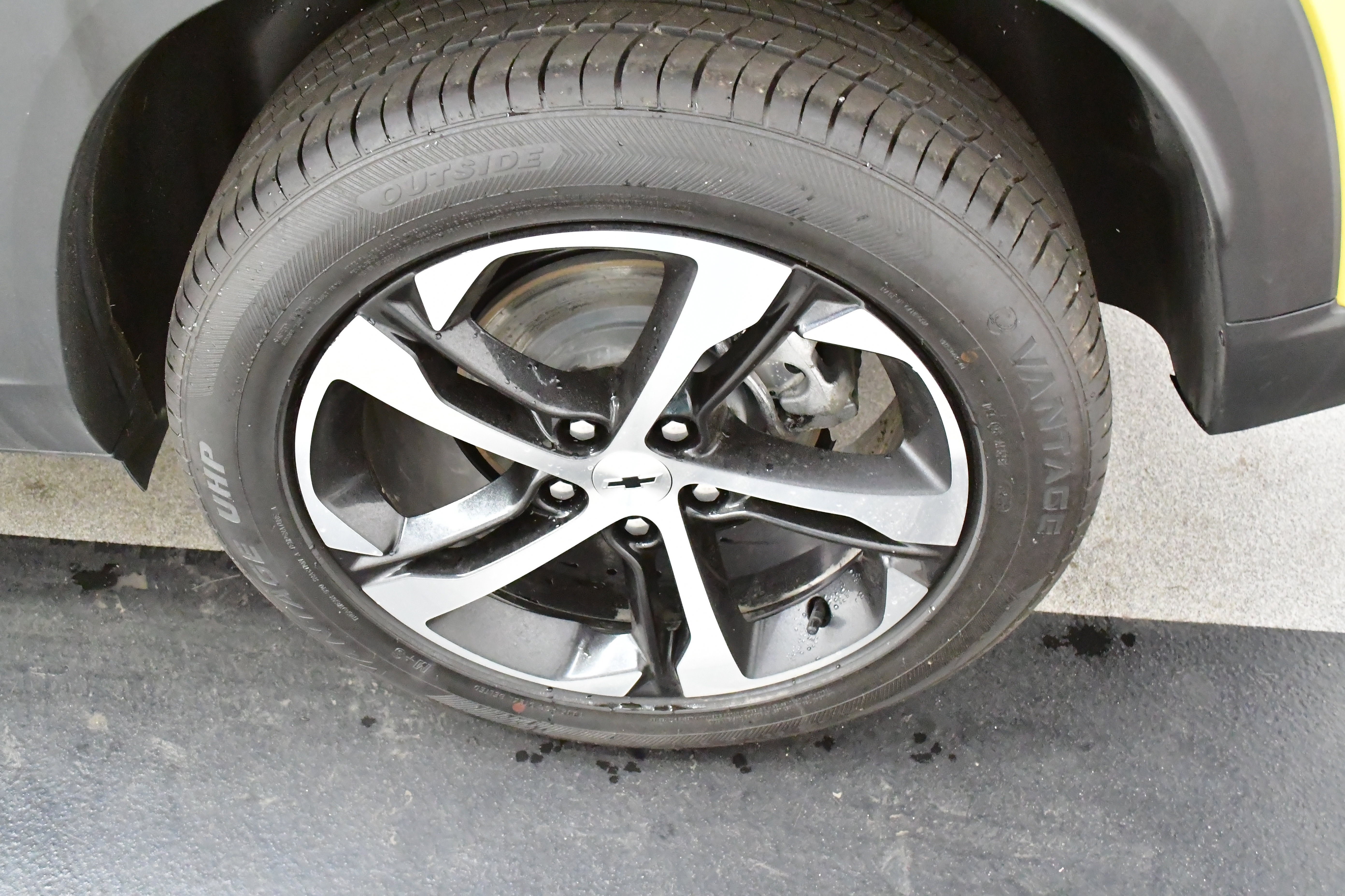 Used 2025 Chevrolet Trax RS w/ Driver Confidence Package FWD image 4