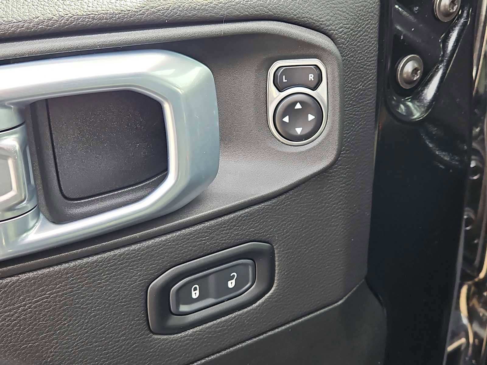 Used 2022 Jeep Wrangler Unlimited Sahara w/ LED Lighting Group image 27