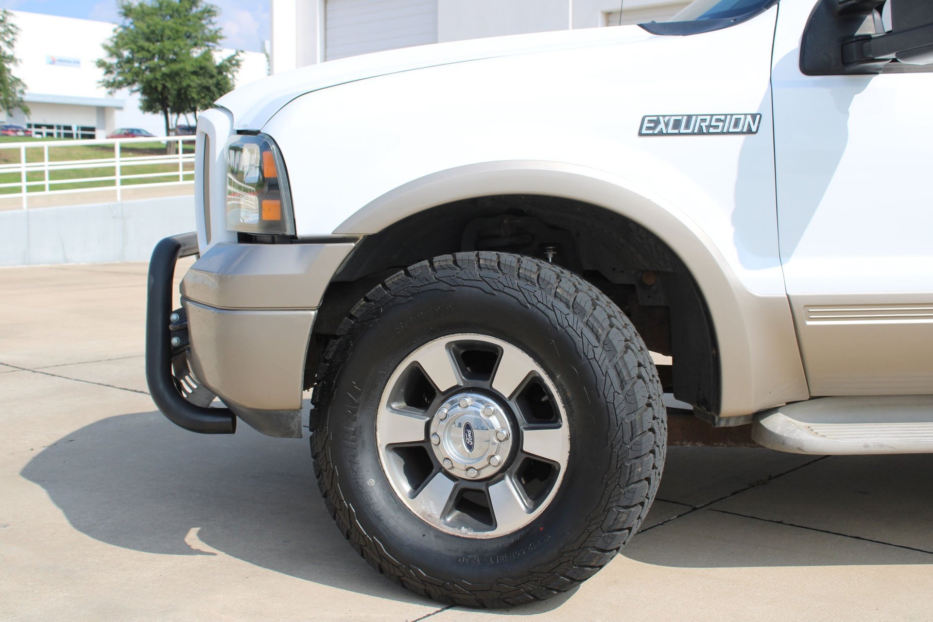Used 2005 Ford Excursion Eddie Bauer RWD image 26