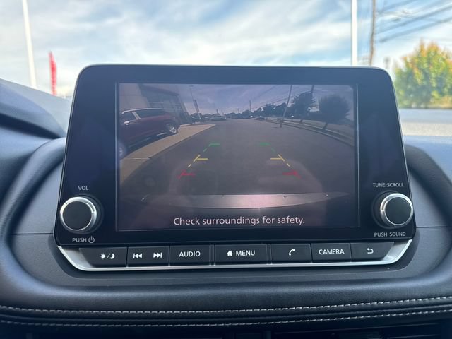 Used 2024 Nissan Rogue S AWD/4WD image 22