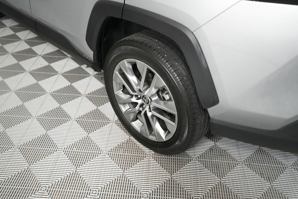 Used 2023 Toyota RAV4 XLE Premium image 8