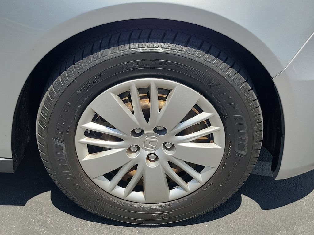 Used 2014 Honda Odyssey LX image 6