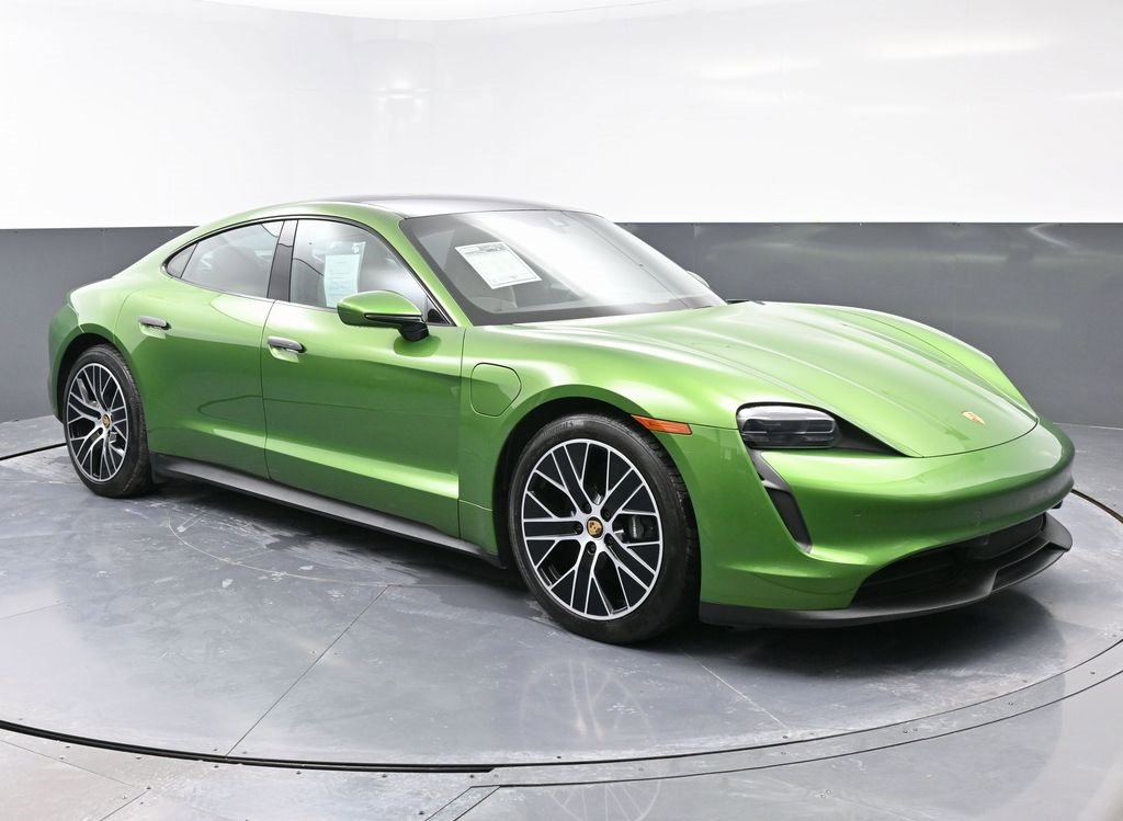 Used 2023 Porsche Taycan image 2