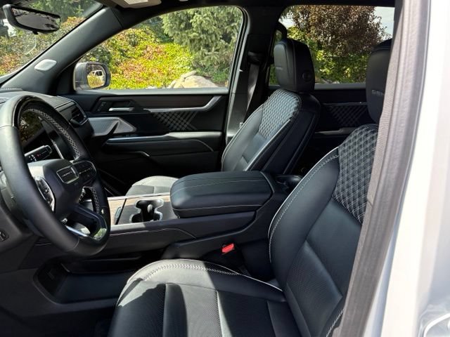 Certified 2025 GMC Acadia Denali w/ Super Cruise Package AWD/4WD image 18