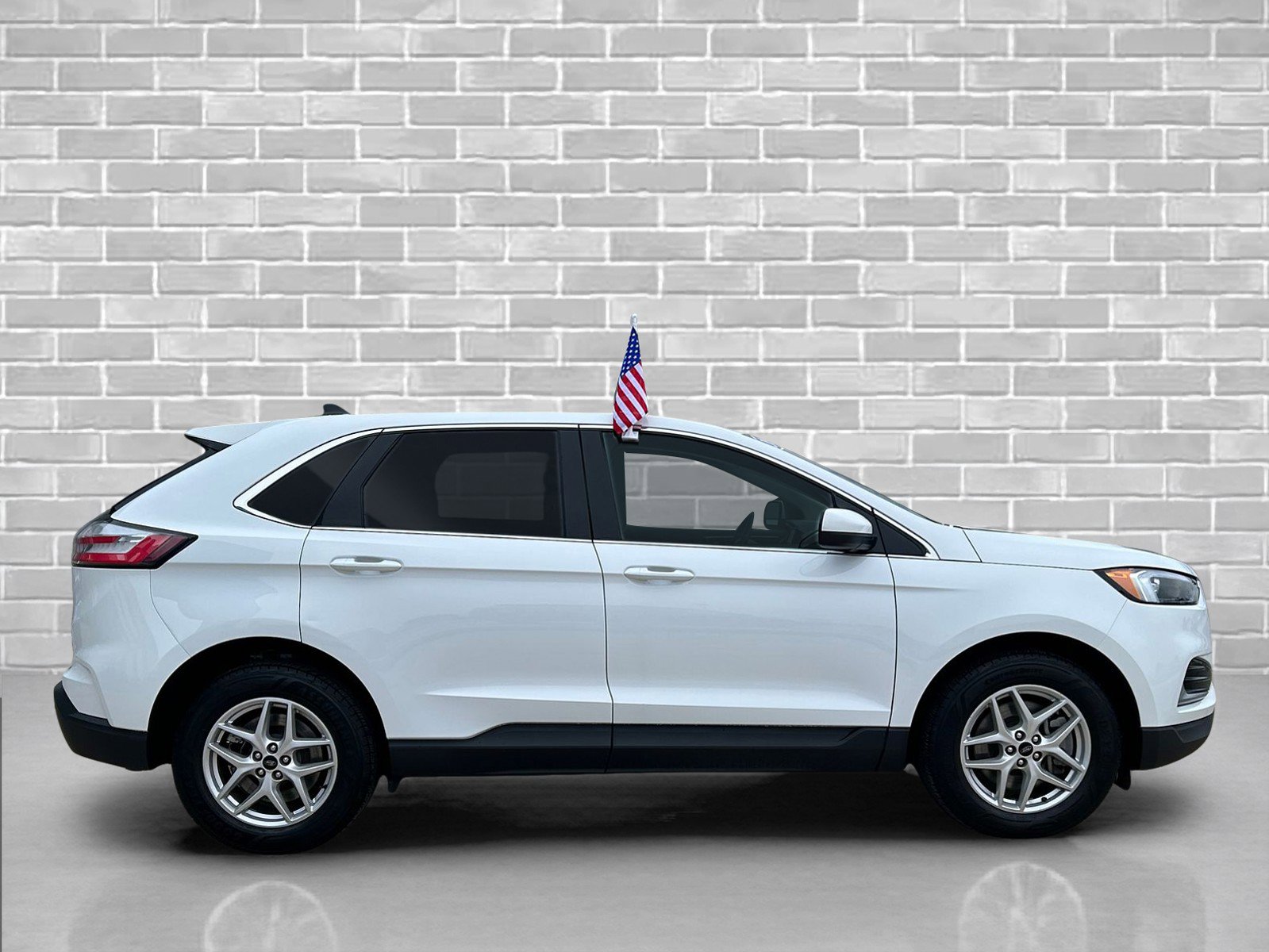 Used 2023 Ford Edge SEL image 6
