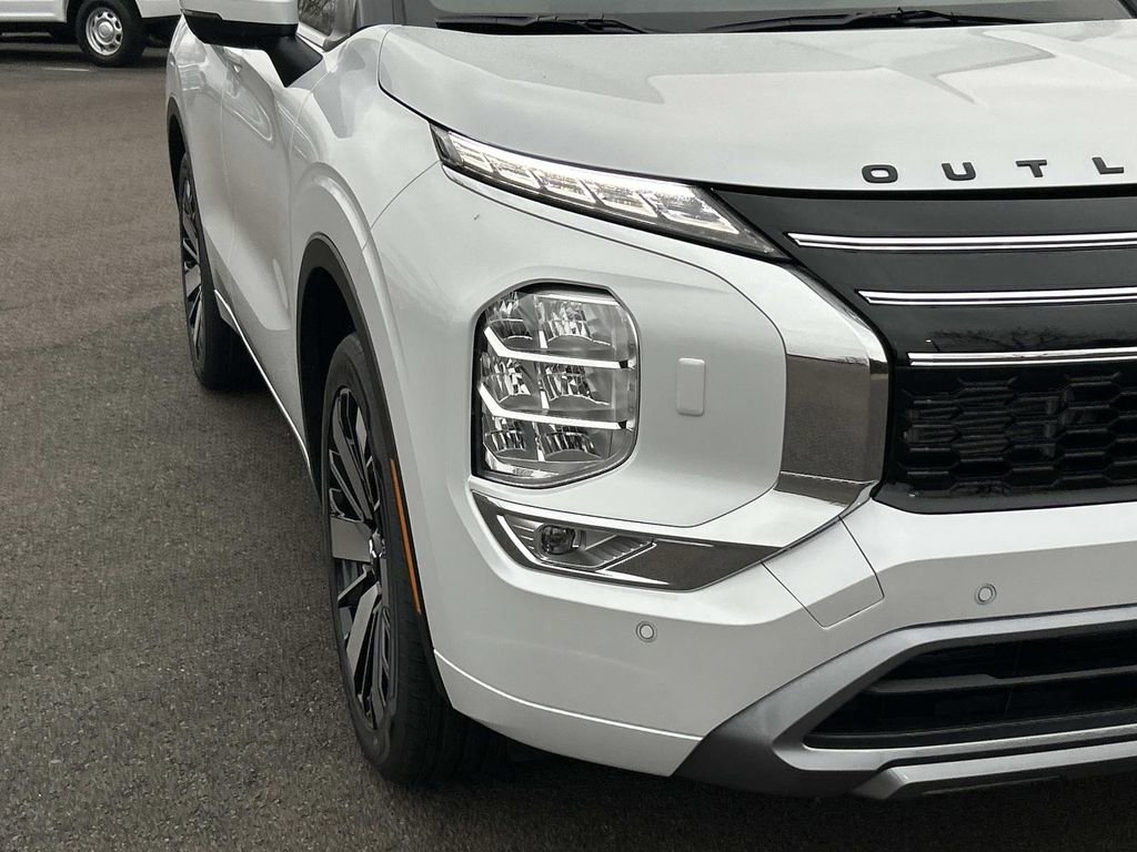 New 2026 Mitsubishi Outlander AWD image 9