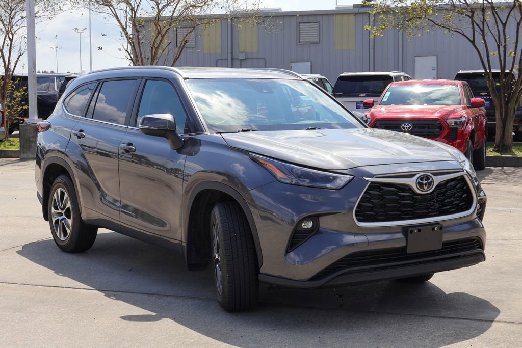 Used 2024 Toyota Highlander XLE image 28