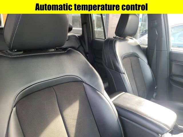 Used 2023 Jeep Grand Cherokee Altitude image 8