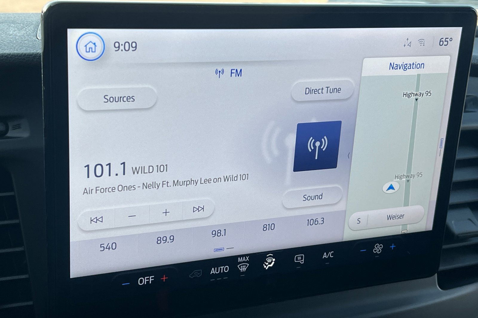 New 2025 Ford Transit 250 148 High Roof Extended w/ Load Area Protection Package image 16