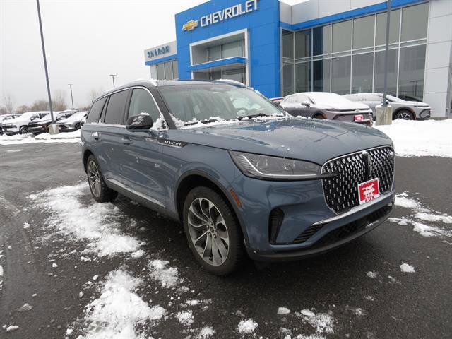 Used 2025 Lincoln Aviator Reserve w/ Illumination Package image 2