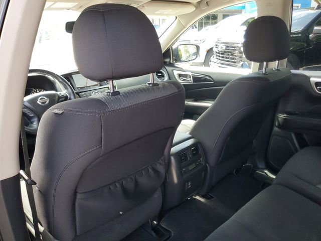 Used 2018 Nissan Pathfinder SV w/ SV Tech Package image 12