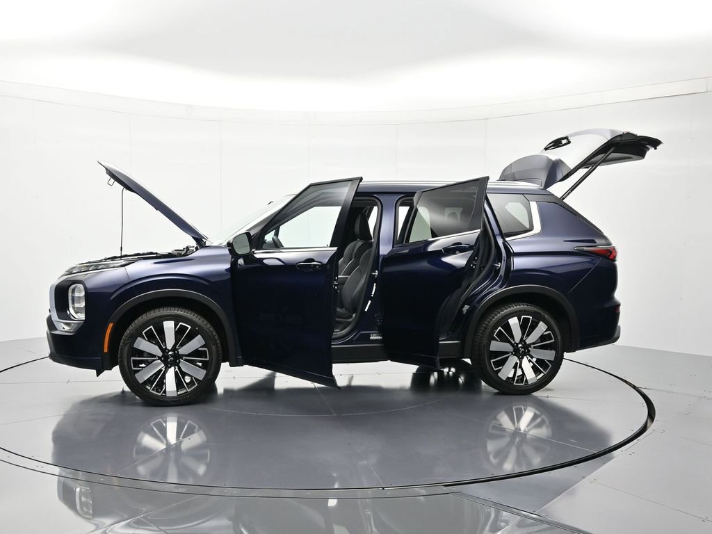 Used 2025 Mitsubishi Outlander SEL image 49