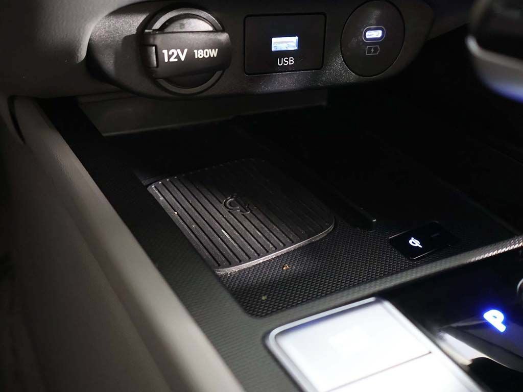 Used 2025 Hyundai Elantra SEL FWD image 53