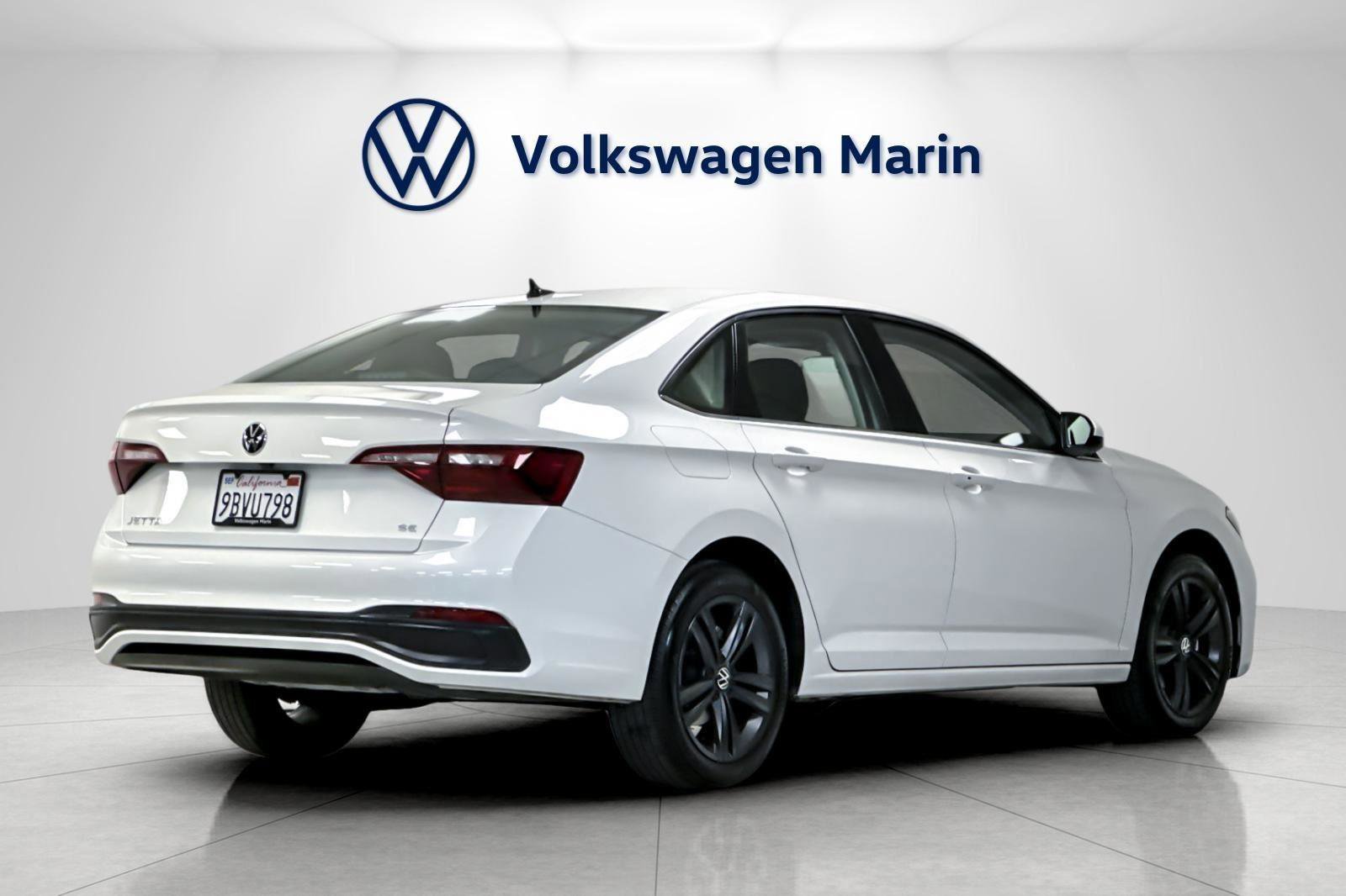 Used 2022 Volkswagen Jetta SE w/ Panoramic Sunroof Package image 5