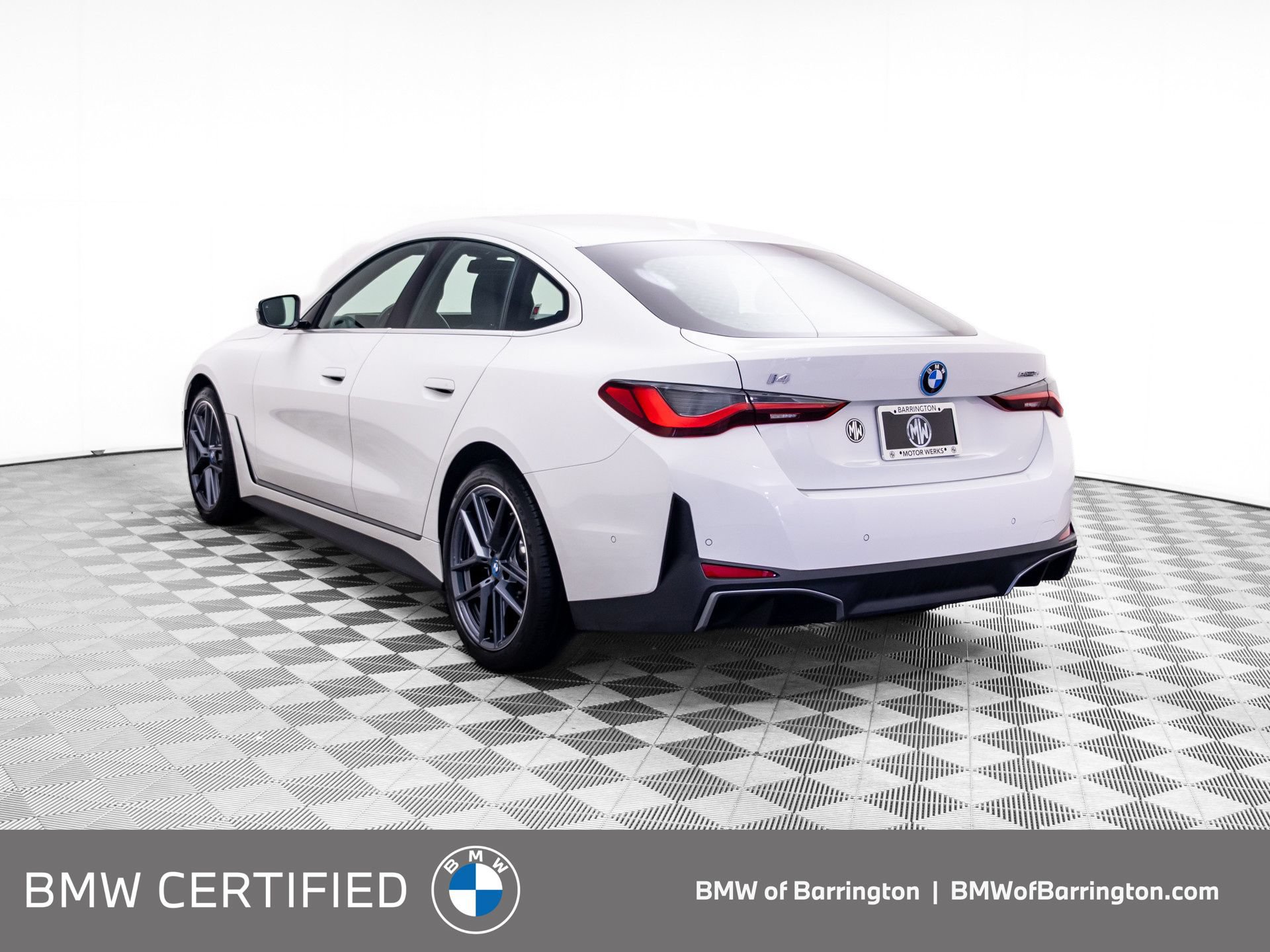 Used 2023 BMW i4 eDrive35 RWD image 3