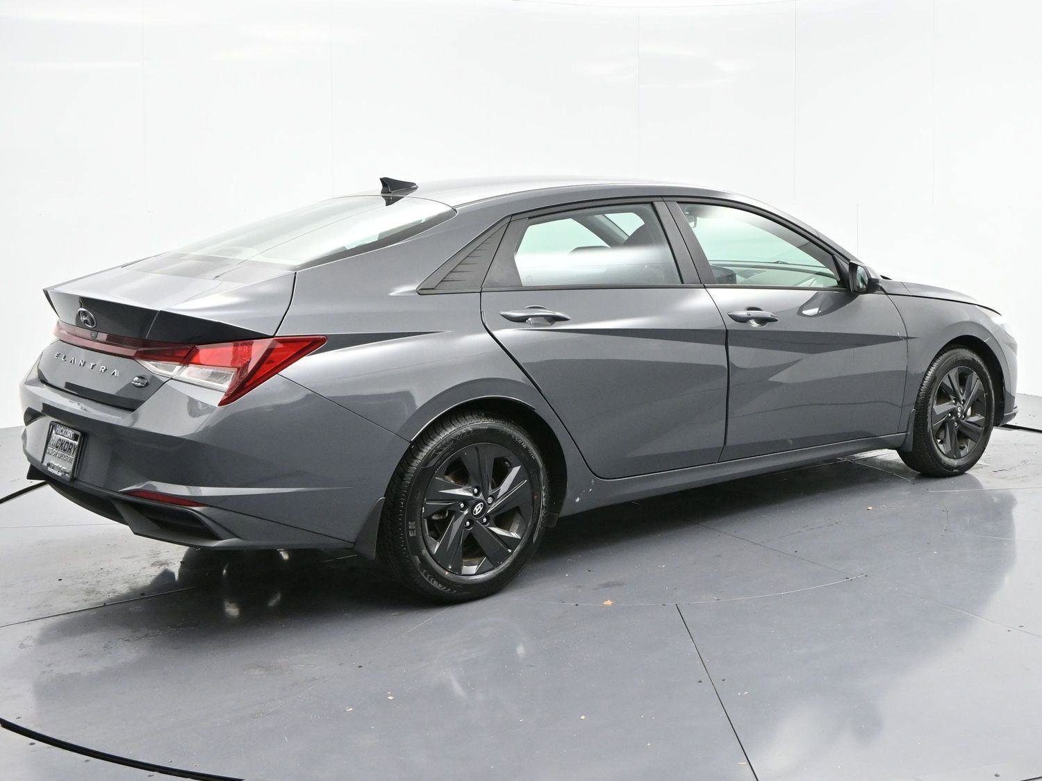 Used 2023 Hyundai Elantra SEL image 7