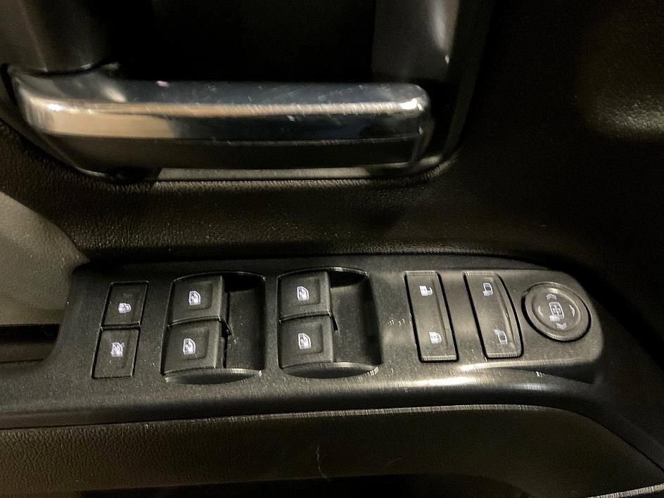 Used 2018 Chevrolet Silverado 1500 Custom w/ Custom Value Package image 24