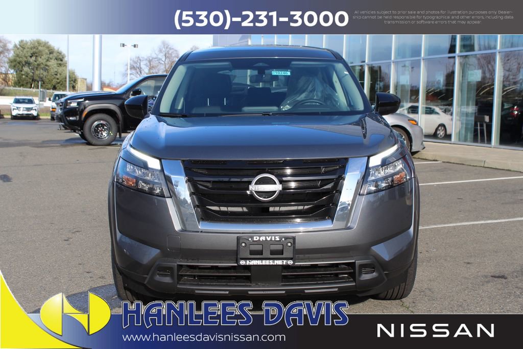 New 2025 Nissan Pathfinder S image 4